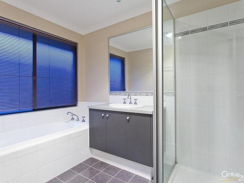 16 Parkview Drive, Southern River WA 6110