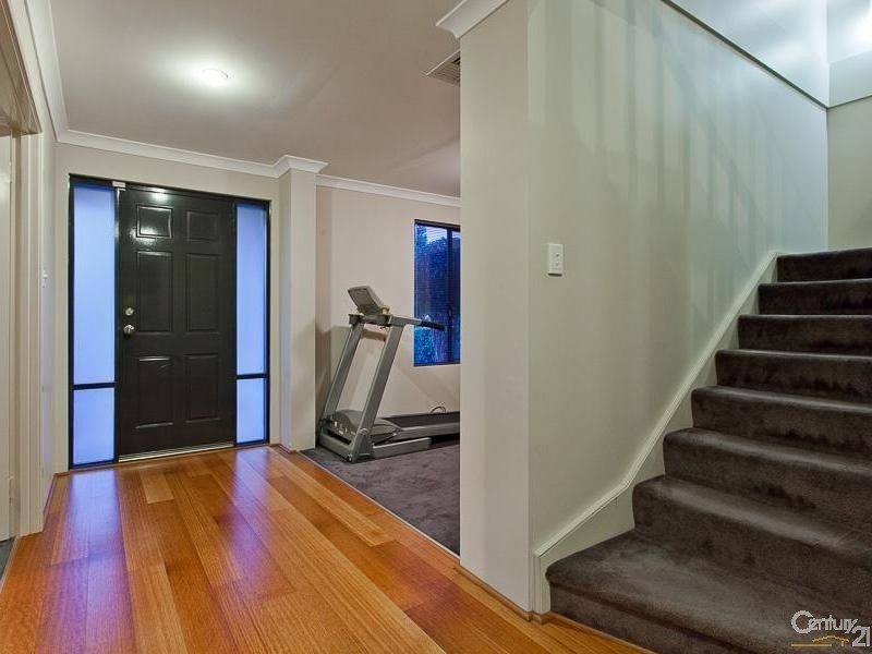 16 Parkview Drive, Southern River WA 6110