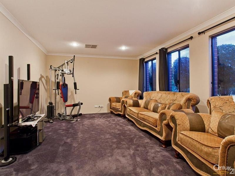 16 Parkview Drive, Southern River WA 6110