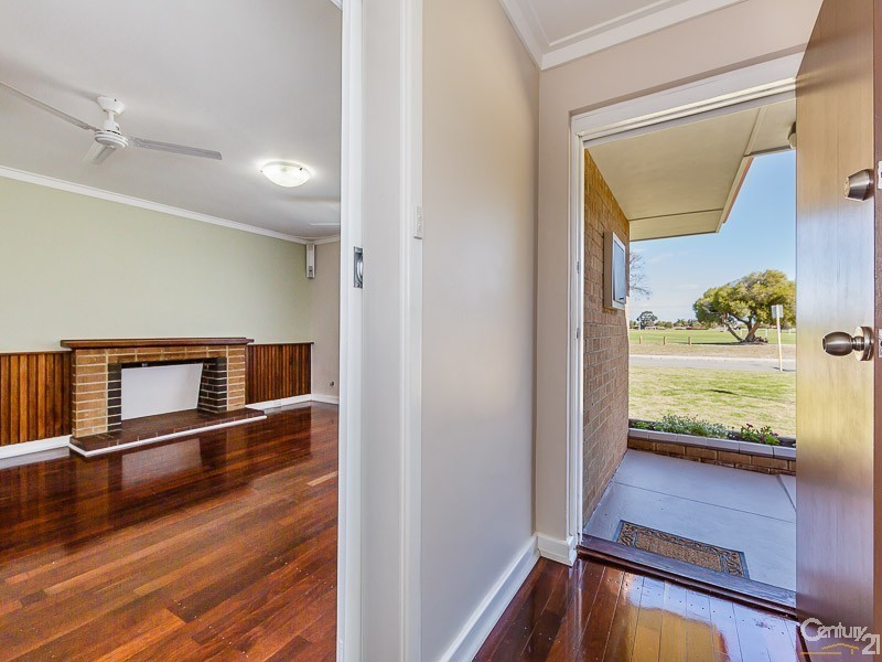 26 Cassidy Road, Thornlie WA 6108