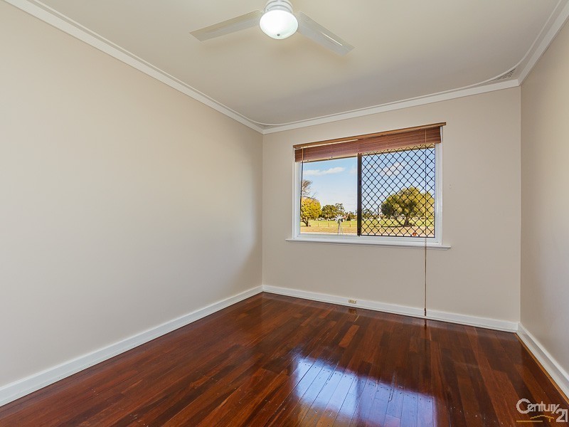 26 Cassidy Road, Thornlie WA 6108