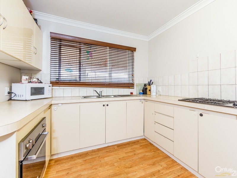 6 Broadley Place, Gosnells WA 6110