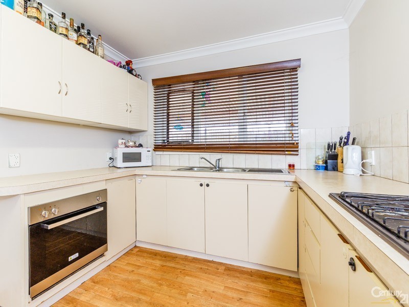 6 Broadley Place, Gosnells WA 6110