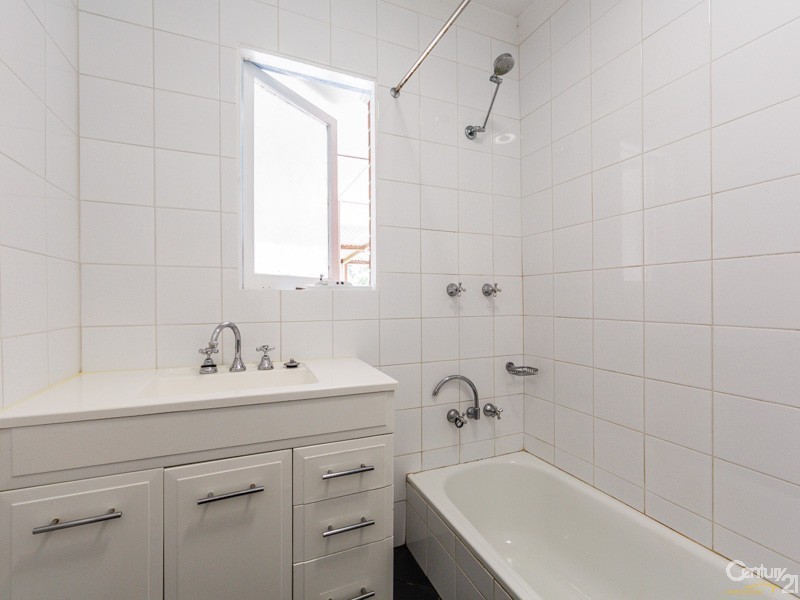 6 Broadley Place, Gosnells WA 6110