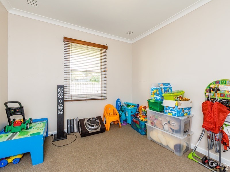 6 Broadley Place, Gosnells WA 6110