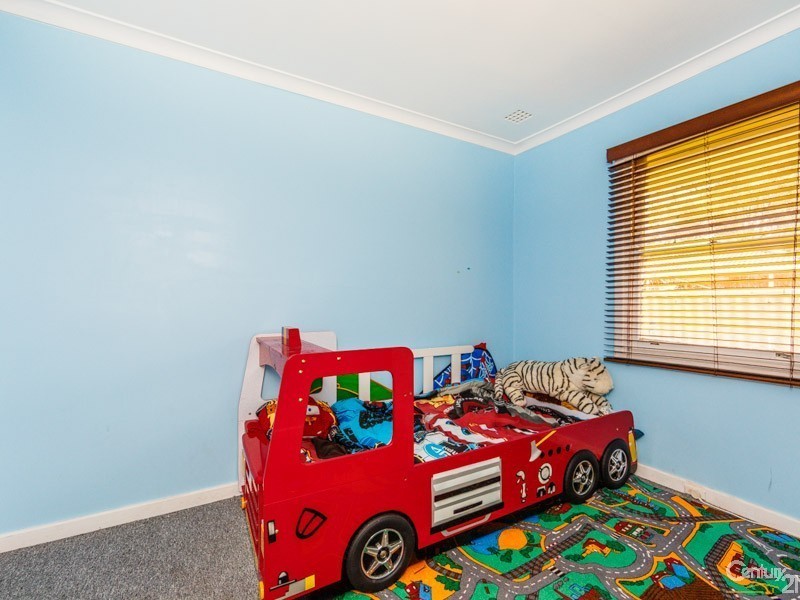 6 Broadley Place, Gosnells WA 6110