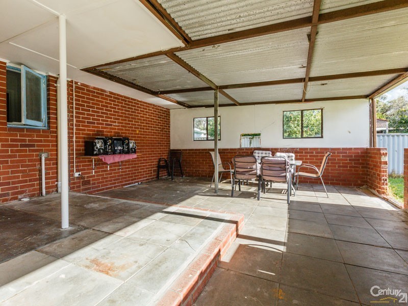 6 Broadley Place, Gosnells WA 6110