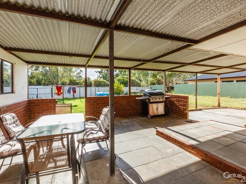 6 Broadley Place, Gosnells WA 6110