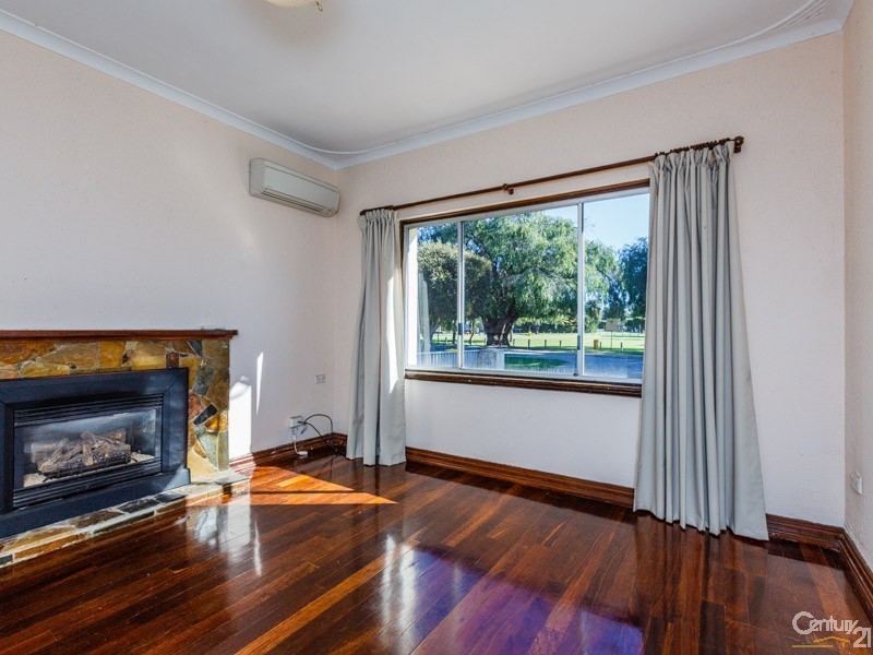 18 Hunt Street, Thornlie WA 6108