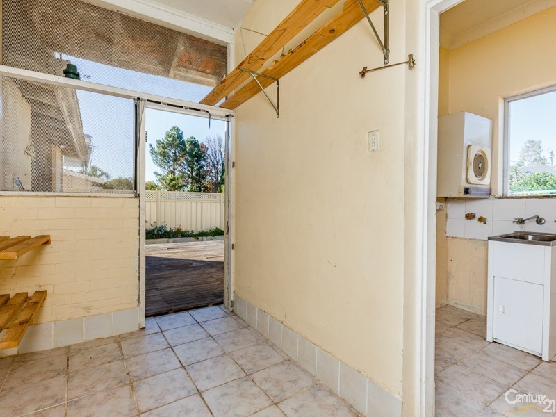 18 Hunt Street, Thornlie WA 6108