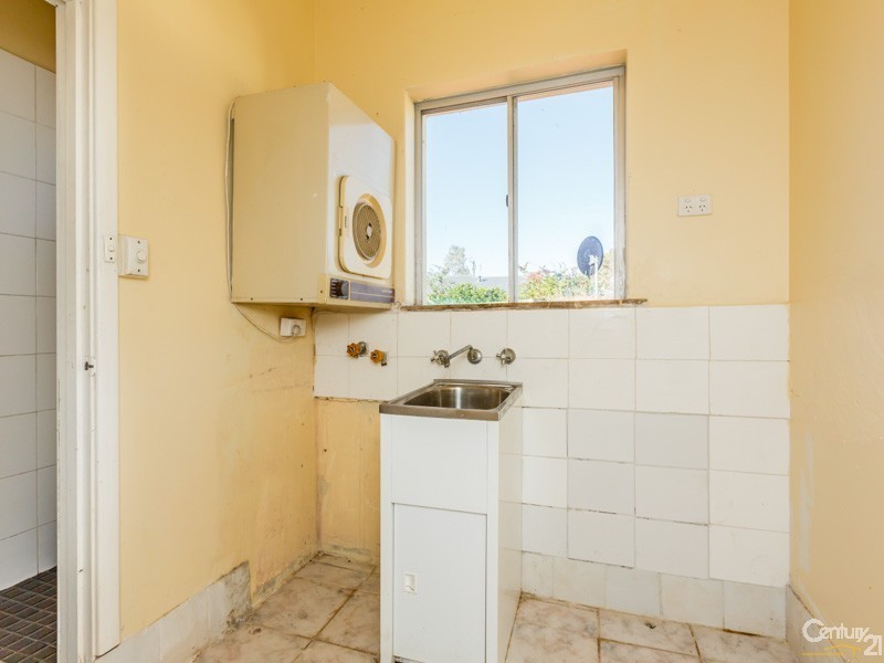 18 Hunt Street, Thornlie WA 6108