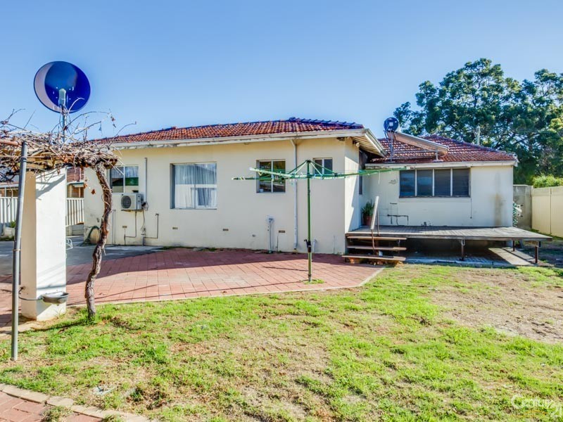 18 Hunt Street, Thornlie WA 6108