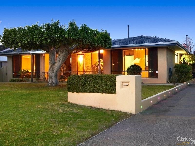 8 Gordon Street, Maida Vale WA 6057