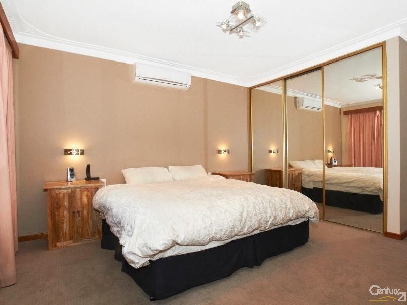 8 Gordon Street, Maida Vale WA 6057