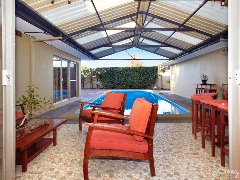 8 Gordon Street, Maida Vale WA 6057