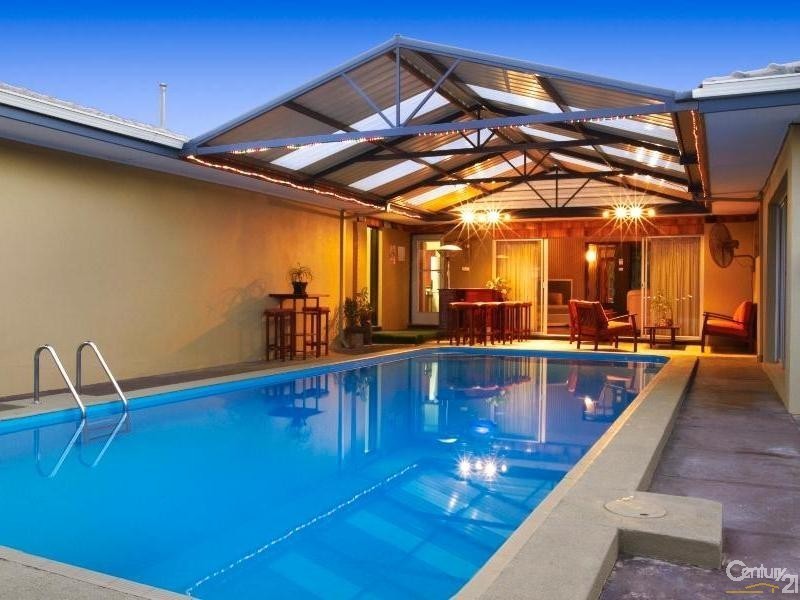 8 Gordon Street, Maida Vale WA 6057