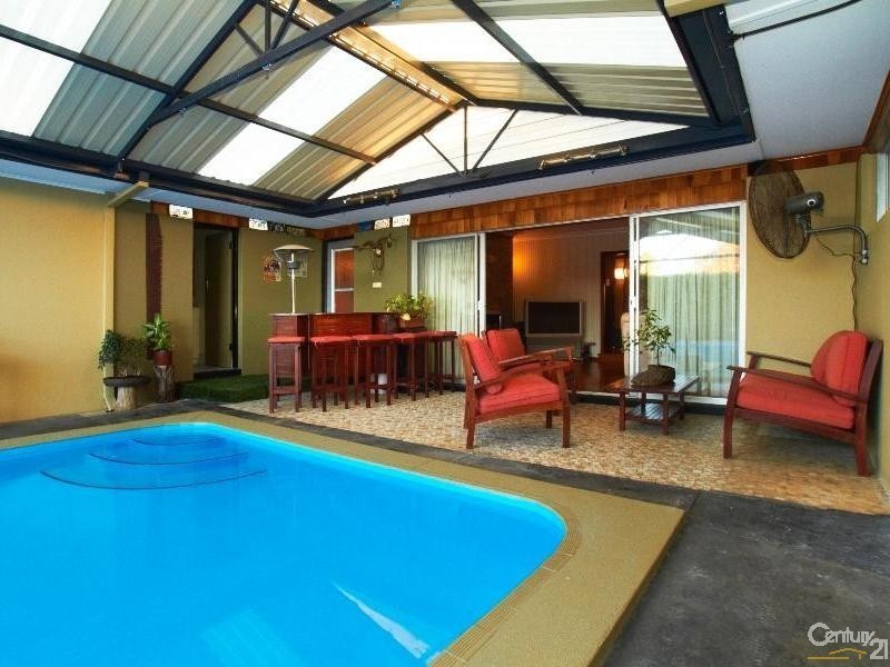 8 Gordon Street, Maida Vale WA 6057