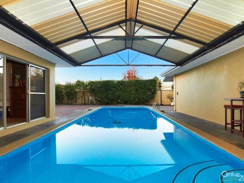 8 Gordon Street, Maida Vale WA 6057