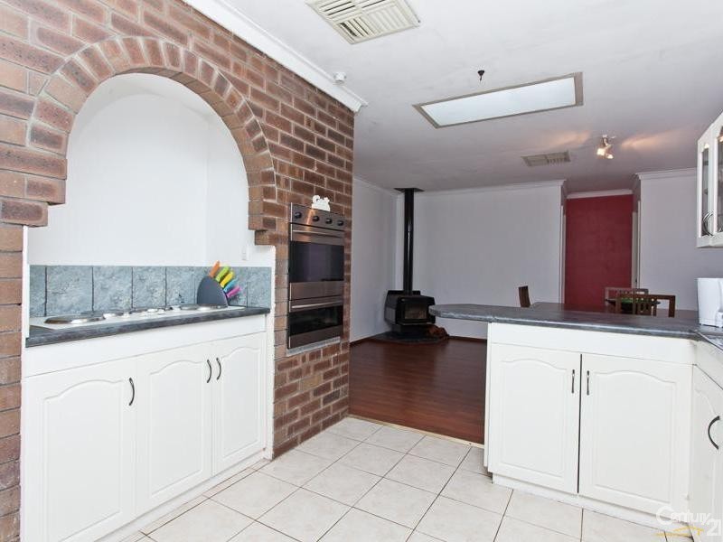 8 Selsdon Road, Camillo WA 6111
