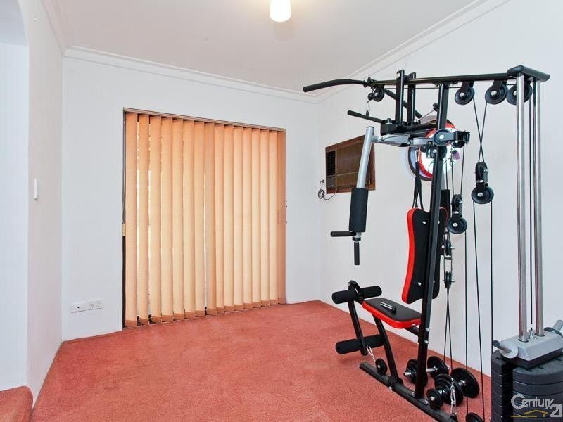 8 Selsdon Road, Camillo WA 6111
