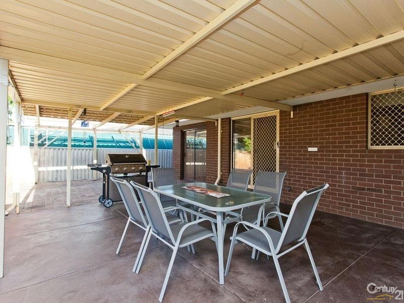 8 Selsdon Road, Camillo WA 6111