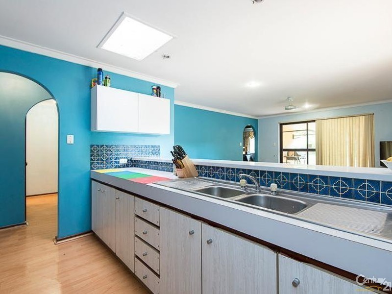 25 Jade Street, Mount Richon WA 6112