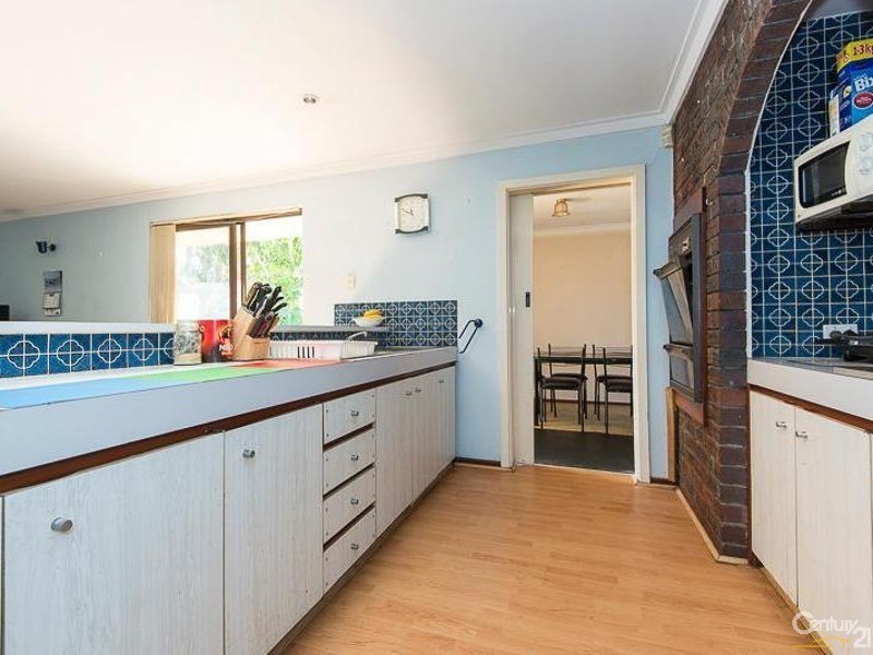 25 Jade Street, Mount Richon WA 6112