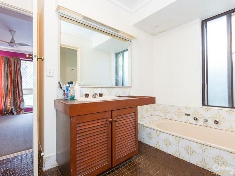 25 Jade Street, Mount Richon WA 6112