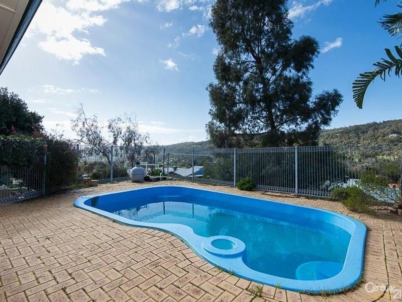 25 Jade Street, Mount Richon WA 6112