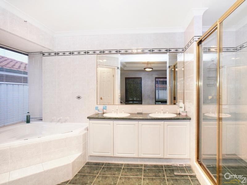 62 Central Park Avenue, Canning Vale WA 6155