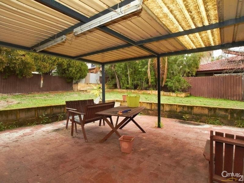 13 McLeish Place, Thornlie WA 6108