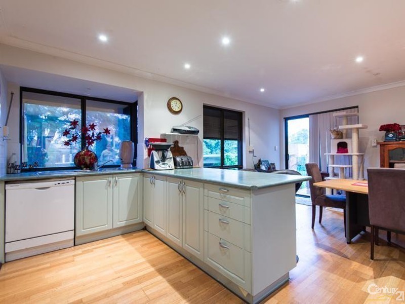 17 Crusader Drive, Thornlie WA 6108