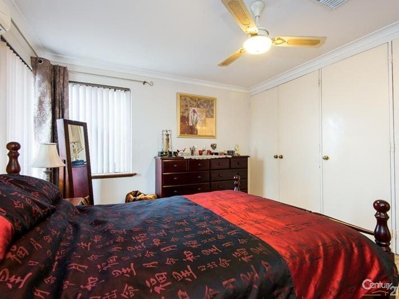 17 Crusader Drive, Thornlie WA 6108