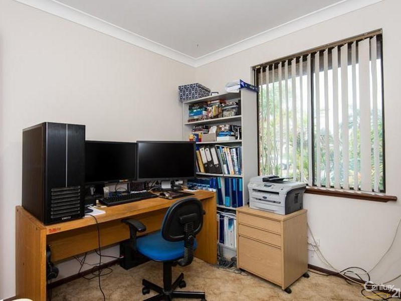 17 Crusader Drive, Thornlie WA 6108