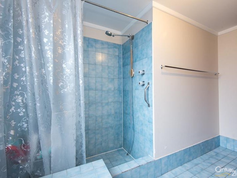 17 Crusader Drive, Thornlie WA 6108