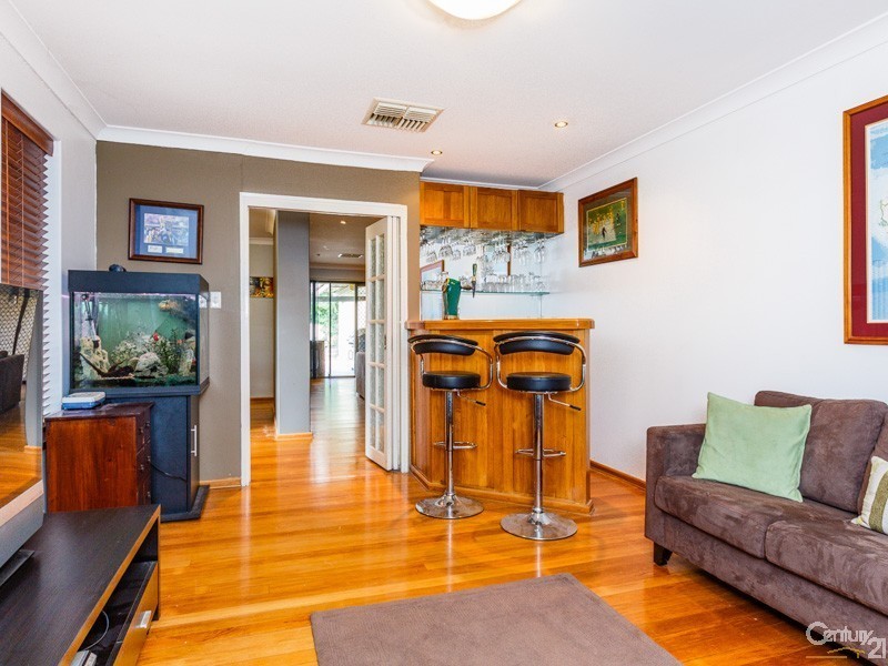 9 Hillegine Court, Gosnells WA 6110