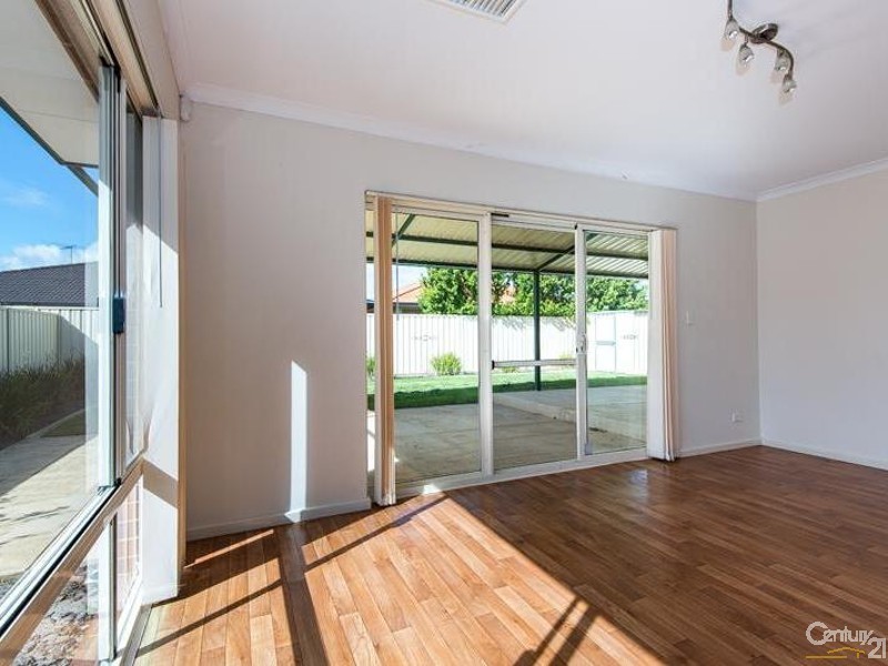 10 Sittella Gardens, East Cannington WA 6107