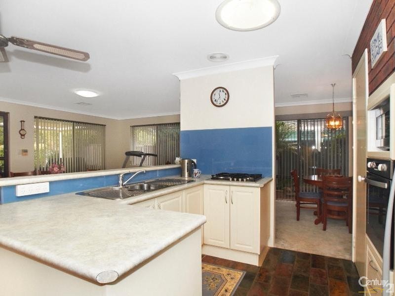 29 Lakesend Road, Thornlie WA 6108