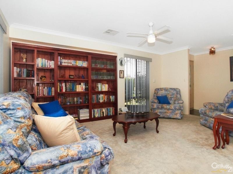 29 Lakesend Road, Thornlie WA 6108