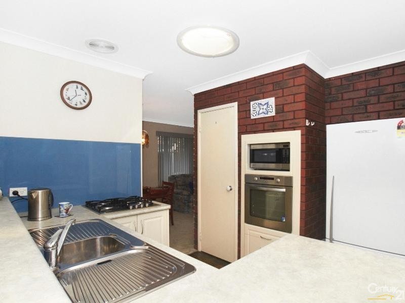 29 Lakesend Road, Thornlie WA 6108