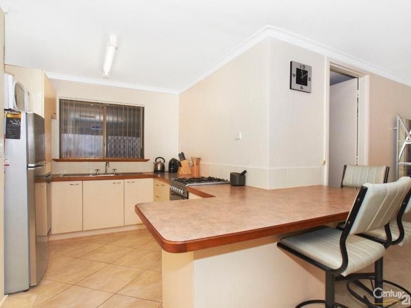 14 Lawrence Street, Gosnells WA 6110