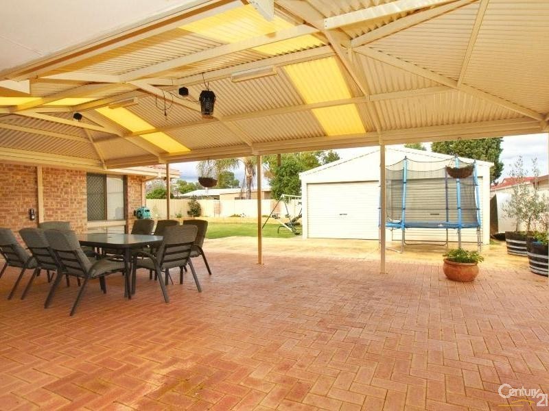 14 Lawrence Street, Gosnells WA 6110