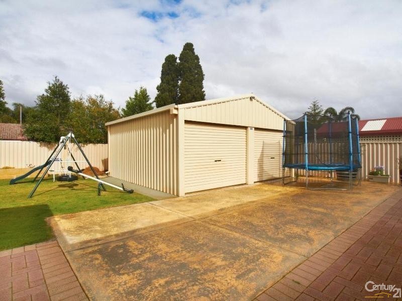 14 Lawrence Street, Gosnells WA 6110
