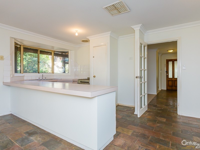 27 Hall Road, Roleystone WA 6111