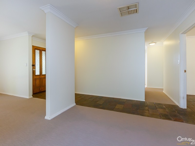 27 Hall Road, Roleystone WA 6111