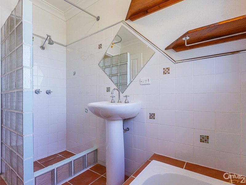 27 Hall Road, Roleystone WA 6111