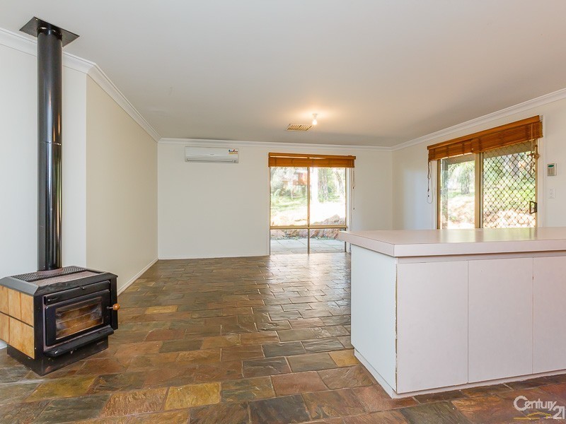 27 Hall Road, Roleystone WA 6111