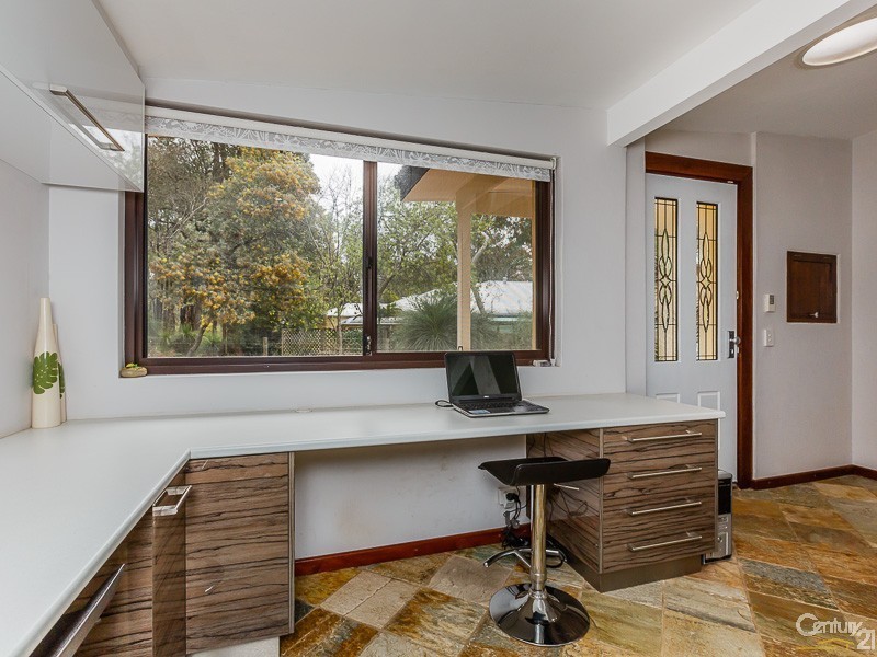 50 Raeburn Road, Roleystone WA 6111