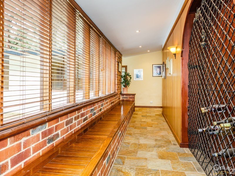 50 Raeburn Road, Roleystone WA 6111