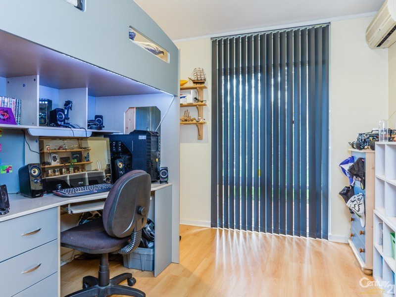 50 Raeburn Road, Roleystone WA 6111